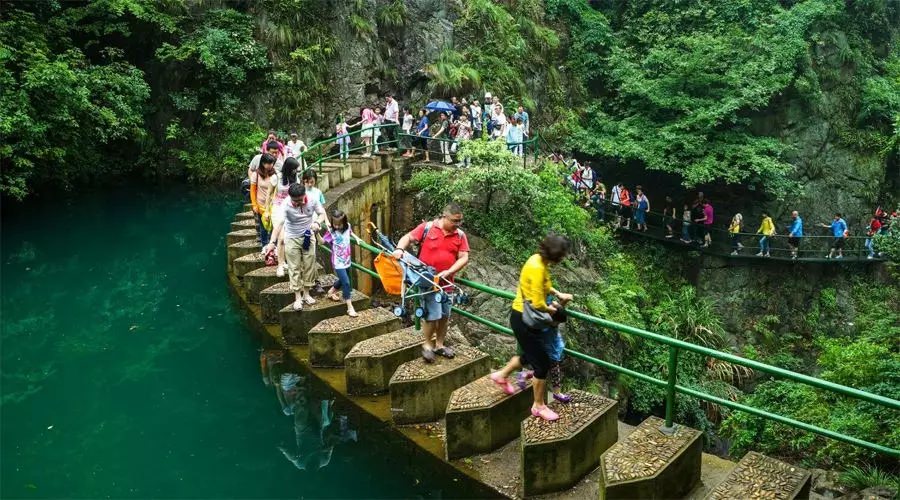 【4天五一小長假攻略】-西尼機電預(yù)祝各位“五一勞動節(jié)”快樂！