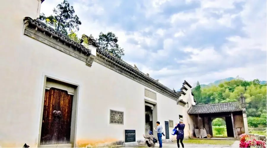 【4天五一小長假攻略】-西尼機電預(yù)祝各位“五一勞動節(jié)”快樂！