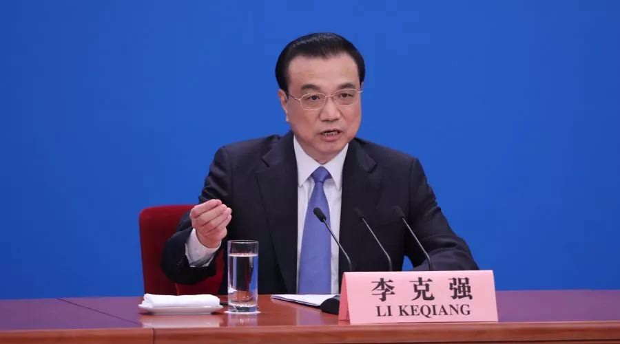 國(guó)務(wù)院常務(wù)會(huì)議部署推進(jìn)城鎮(zhèn)老舊小區(qū)改造，有條件的可加裝電梯！