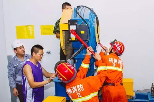 “專業(yè)救援 刻不容緩” —下沙、江東消防聯(lián)合西尼電梯開展電梯事故應(yīng)急演練